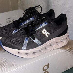 On Running Black Blue and Gray Athletic Shoes Cloud Eclipse size 9.5